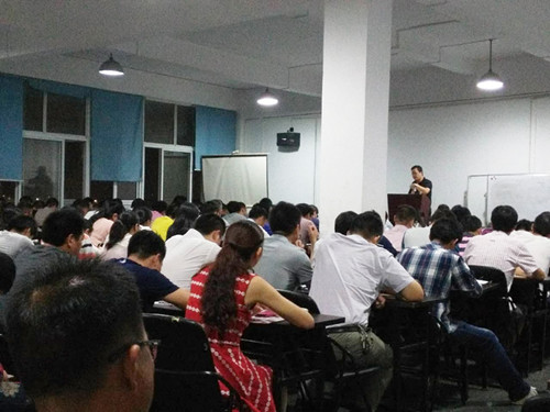 10月公司開展16年第三次全體業(yè)務(wù)員培訓