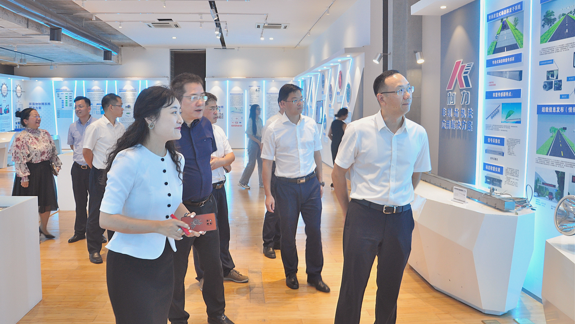 寧波市江北區(qū)委副書記、代區(qū)長許會祥一行蒞臨柯力傳感考察調(diào)研