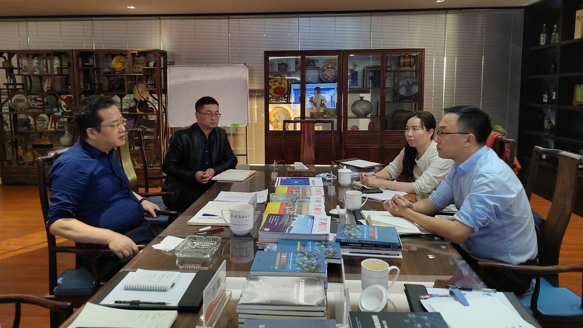 寧波市經(jīng)濟和信息化局副局長、寧波市數(shù)字經(jīng)濟局局長王懿棟一行赴柯力傳感調研