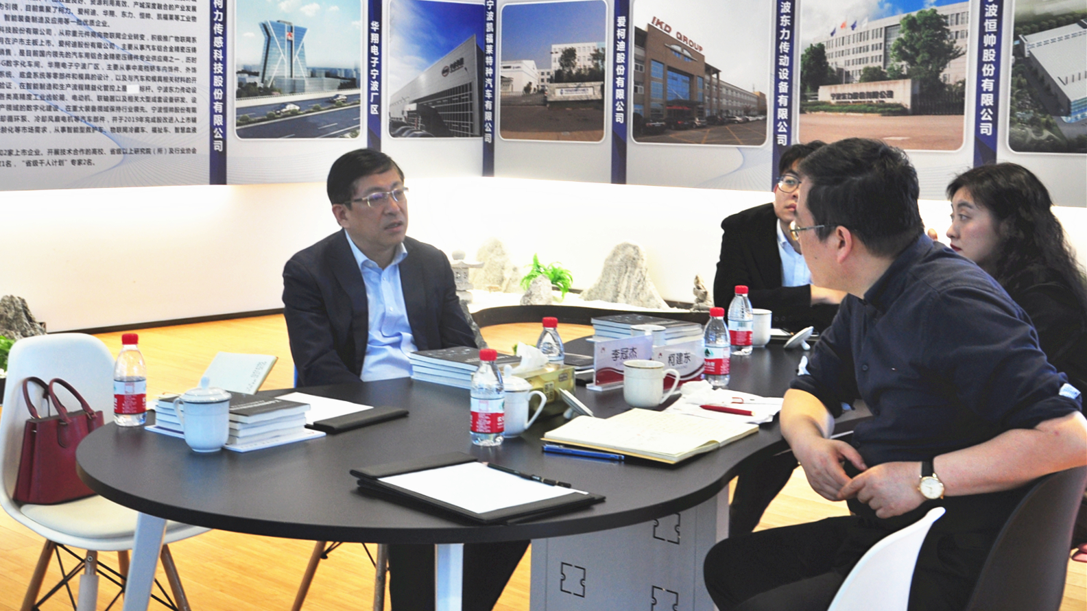 寧波市江北區(qū)委副書記、區(qū)政法委書記李冠杰一行赴柯力傳感調研