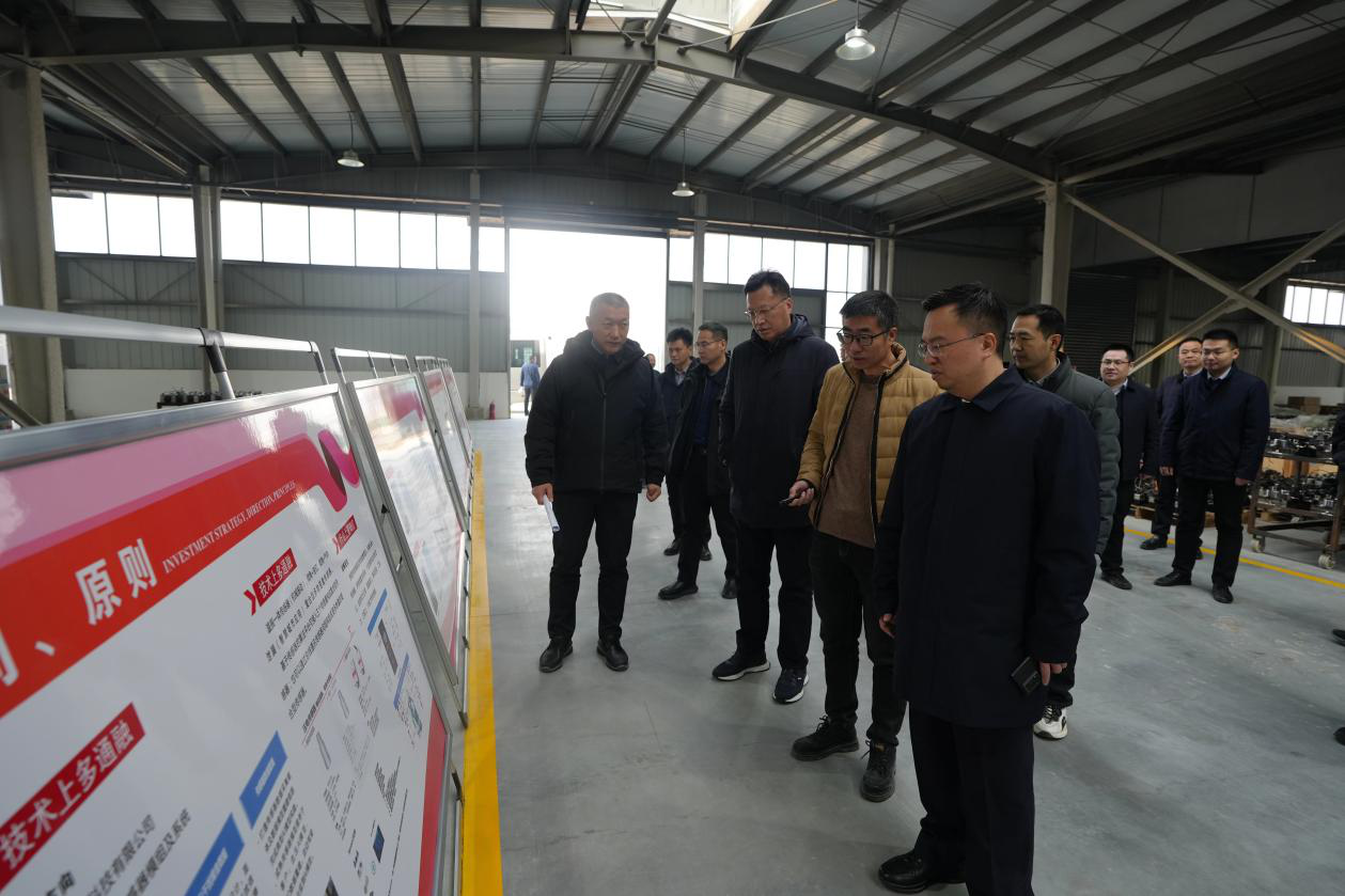 鄭州航空港區(qū)黨工委副書(shū)記、管委會(huì)主任田海濤一行蒞臨鄭州柯力產(chǎn)業(yè)園參觀調(diào)研